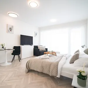 Apartmán Apartino - Free Parking, 10 Minutes Walk To City Centre, Nespresso, Netflix, Brno